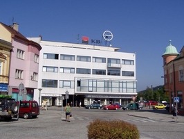 Památka funkcionalistické architektury na Dolním náměstí - budova Komerční banky