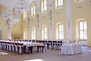 Hlavní sál Zámku Holešov s ukázkou svatební výzdoby