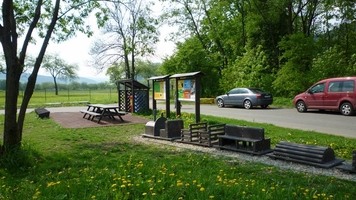 Cyklostezka ve Vsetíně - odpočinková zóna u sídliště Ohrada - nájezd na část U Splavu.