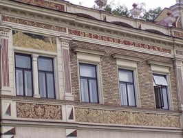 Dům bývalé Občanské záložny - sgrafitová výzdoba navržená  Mikolášem Alšem.