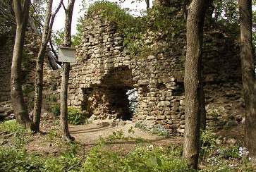 Z Tesáku na zříceninu Obřany