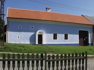 Zemědělské usedlosti čp. 90 a 93