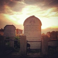 Šachova tumba na holešovském židovském hřbitově