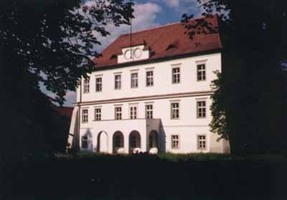 Březolupský zámek ...