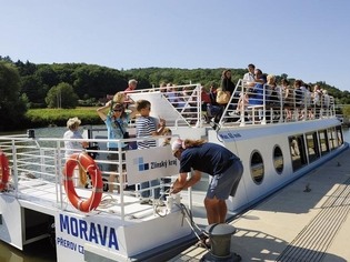 Příjemnou plavbu přeje kapitán lodi Morava