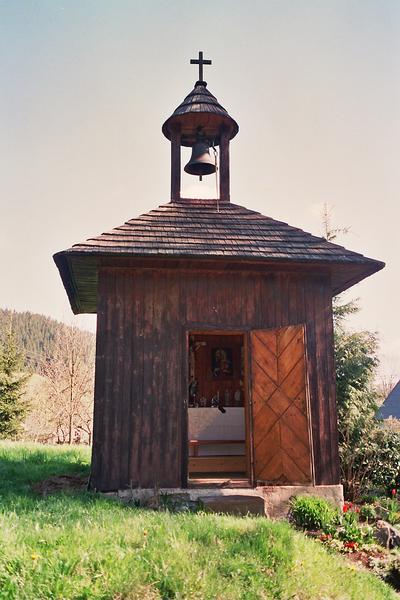 Kaplička v Tísňavách u Kysučanů