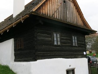 Roubený dům č. p. 11