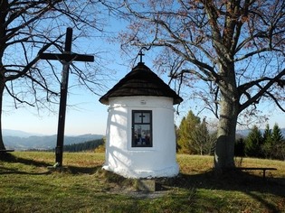 Oválná kaplička na Štrčkové