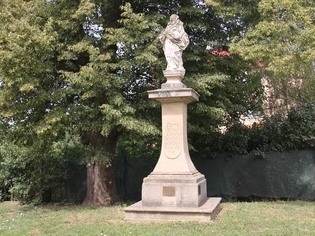 Socha Panny Marie Sedmibolestné