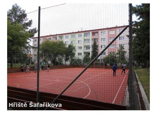 Víceúčelové hřiště na ul. ŠAFAŘÍKOVA