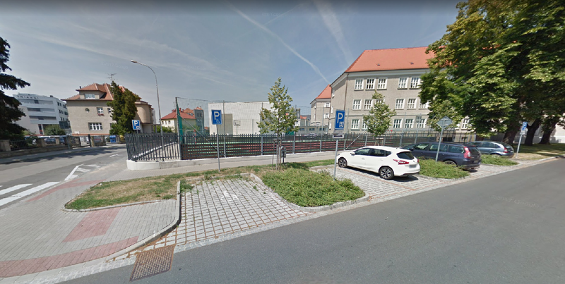 Víceúčelové hřiště ZŠ UNESCO (umělý povrch)