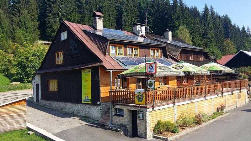 Karlovský minipivovar Pod Pralesem