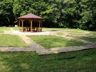 Zbytky zaniklého zámku Pepčín