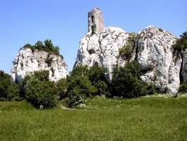 Klentnice – castle ruin of Sirotčí hrádek